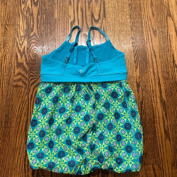 Ivivva (size 8) tank top with adjustable soft velvet straps and trim) - Picture 2 of 8